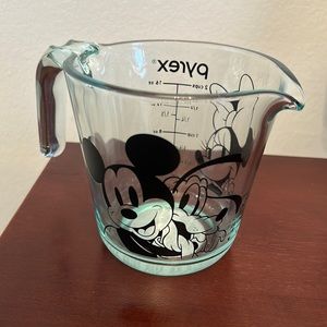 Disney Pyrex Measuring Cup Mickey and Minnie 2 Cups RARE